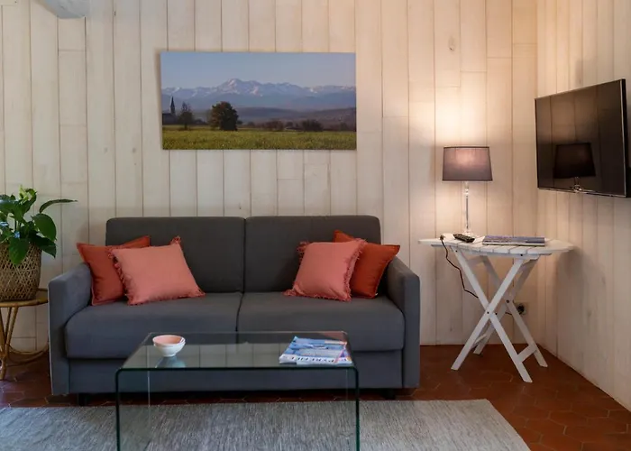 Hautes Pyrenees Les Roses Dadour Mouledous